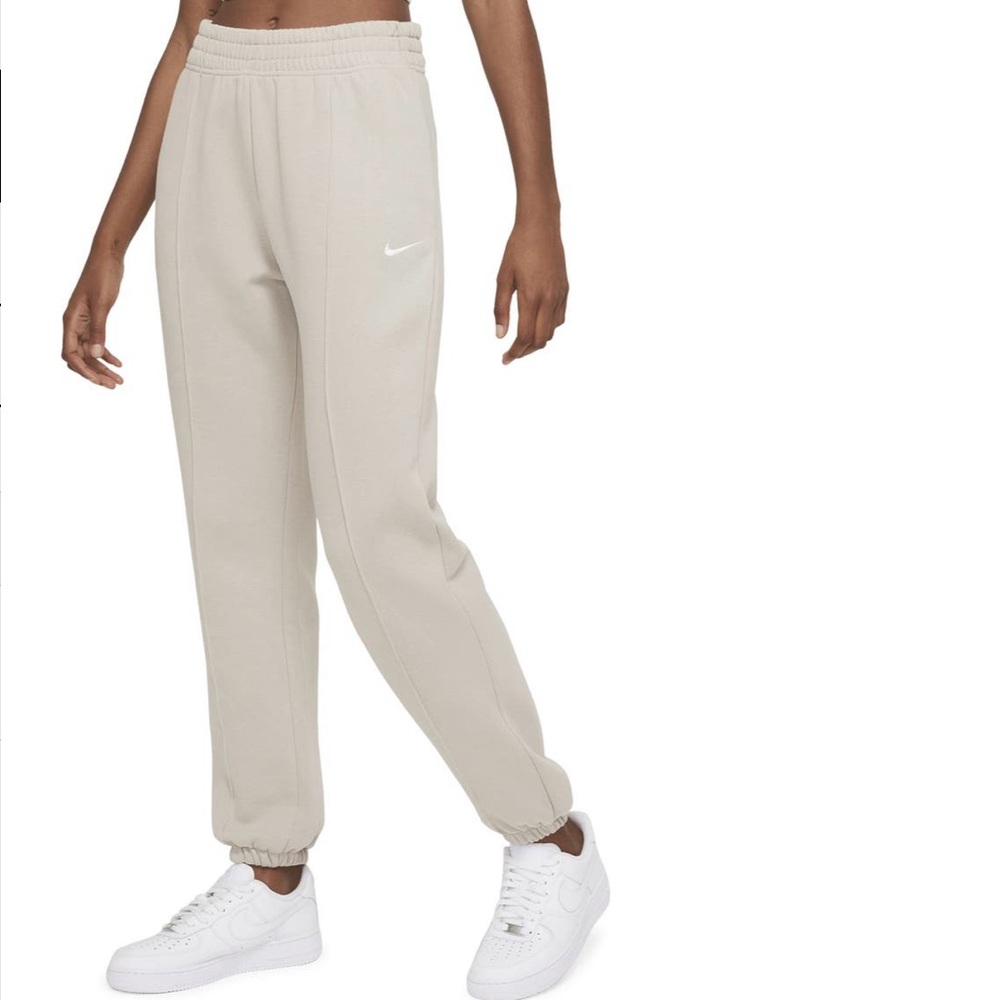Nike Sportswear Essential Fleece Sweatpants